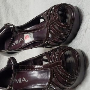 Mia sz 7 heels burgandy